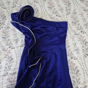 Elegant Blue Strapless Dress